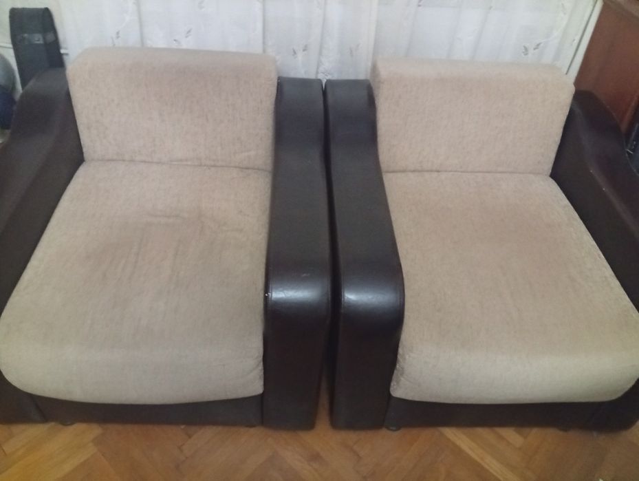 Fotolii, candelabru și scaune de vânzare