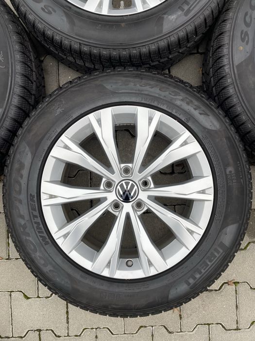 Roti iarna VW Tiguan 2 Allspace anv Pirelli 215 65 17 M+S DOT 0424