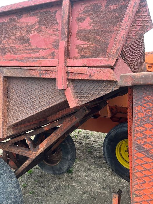 Remorcă 4 T basculabila