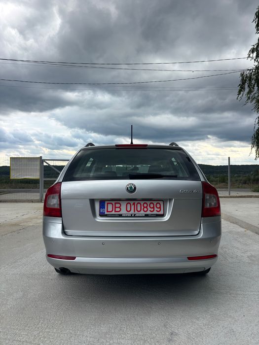 SKODA Octavia 2013 — imagine 3