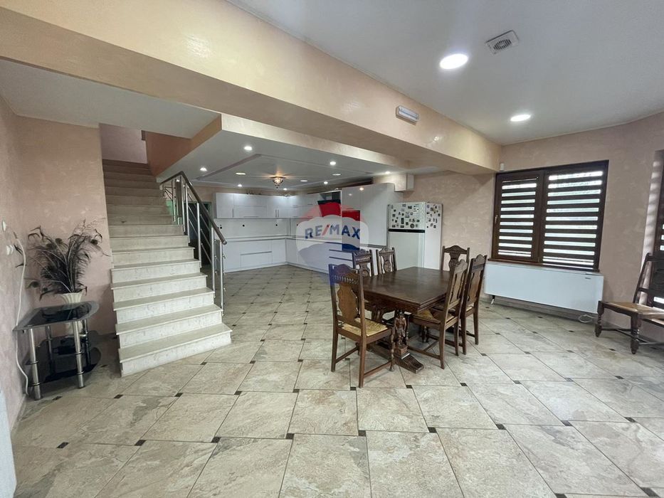 Дава се под наем Къща в Аксаково - 290 кв.м за 766 € - Снимка #5