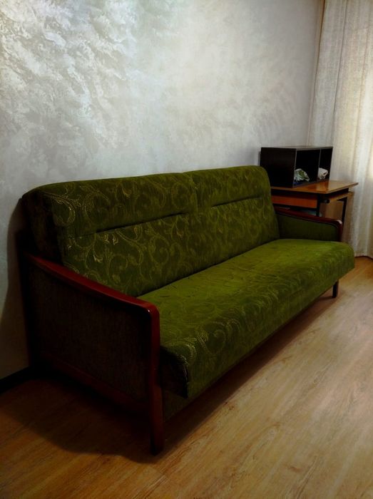 Срочно продам диван