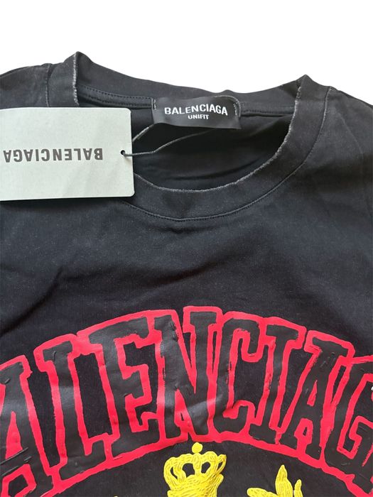 Дамска тениска с къс ръкав