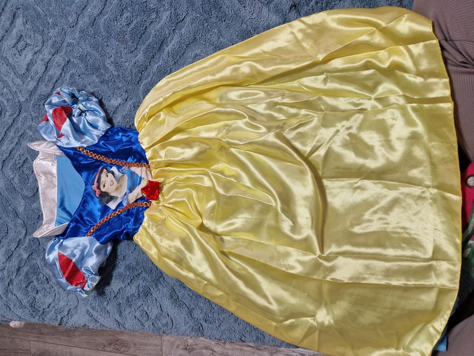 Карнавални рокли / костюми