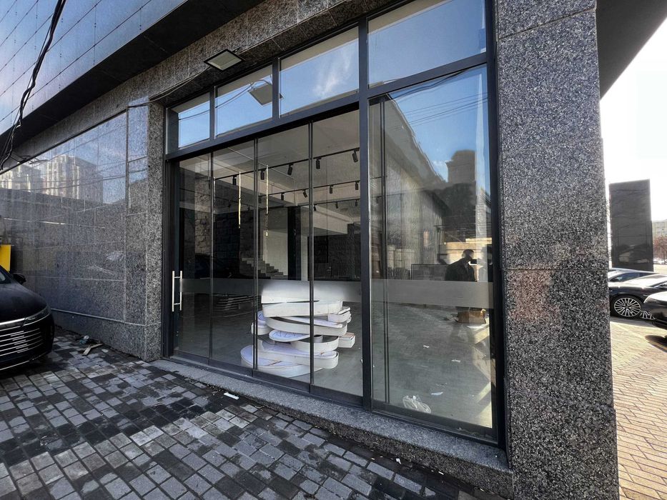 Аренда 1 этаж + цоколь 622 м² под автосалон или шоурум (55)