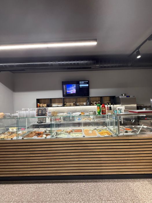 Продавам магазин