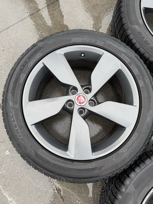 Jante / Roti Jaguar Epace 2020 R19 cu anvelope de iarna