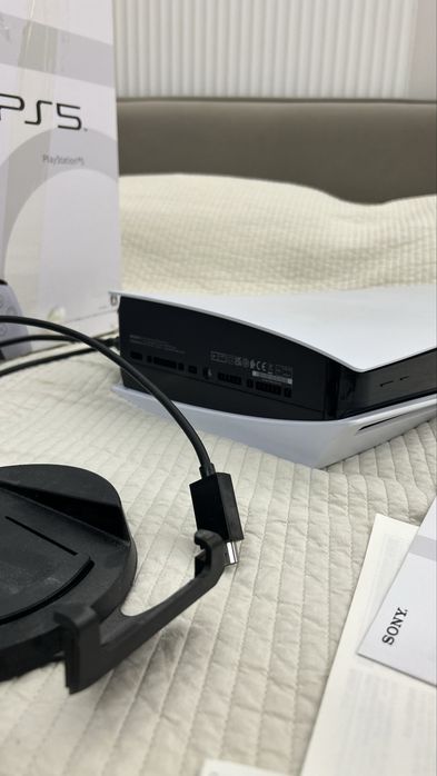 Продам Play station 5, бу