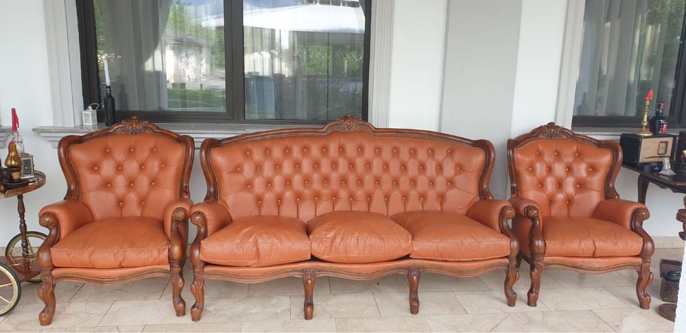 Set canapea si 2 fotolii Baroc/Ludovic - Piele naturala, stare buna.