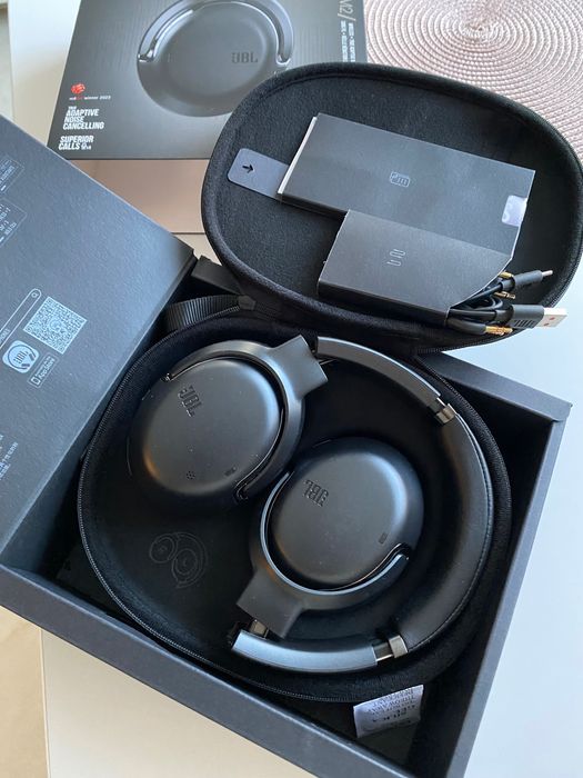 Слушалки безжични JBL Tour One M2 като нови