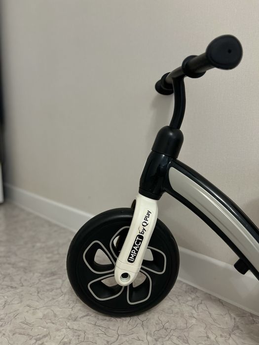 Продам беговел новый