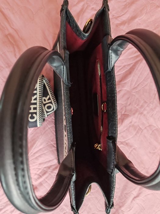 Продавам чанта ,като нова