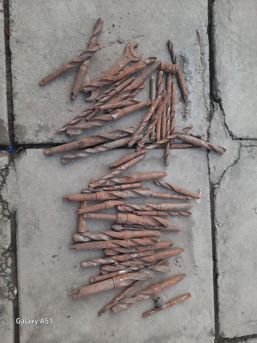 Продаются свёрла разных размеров. Советского производство.