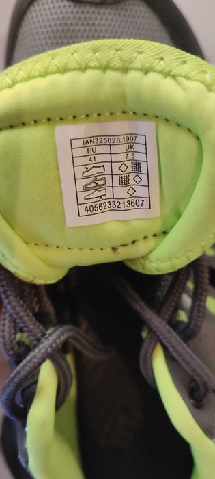 Продам кросовки .