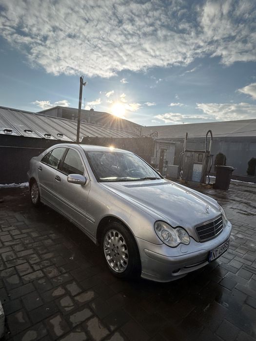 mercedes c class 220