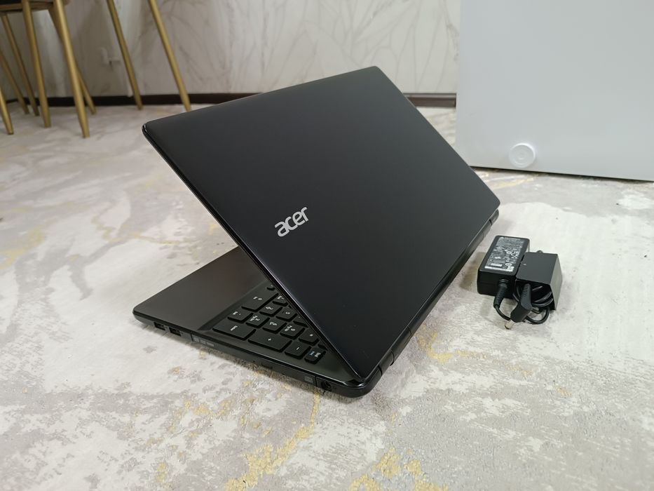 Ноутбук Acer + Сумка.