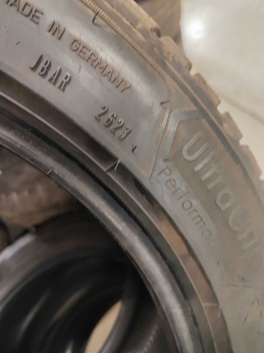 4бр.зимни гуми 245/45/18 Goodyear