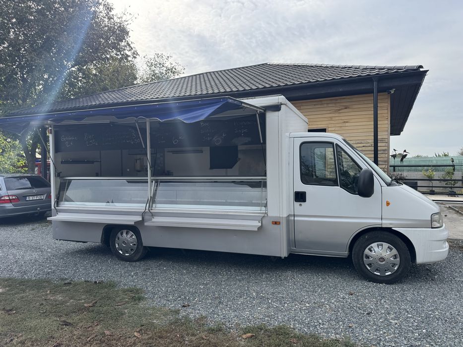 Foodtruck imbiss - restaurant stradal