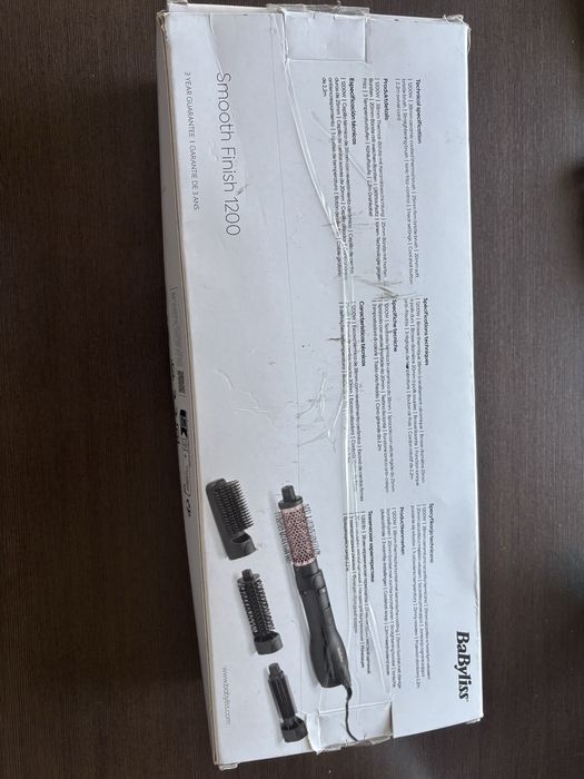 Babyliss Smooth Finish 1200W – въртяща четка за коса + 4 приставки