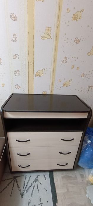 Продам    комод.