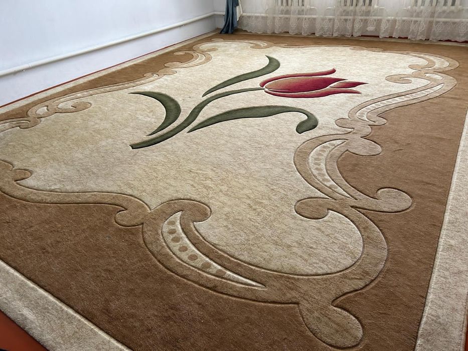 Кілем сатылады..