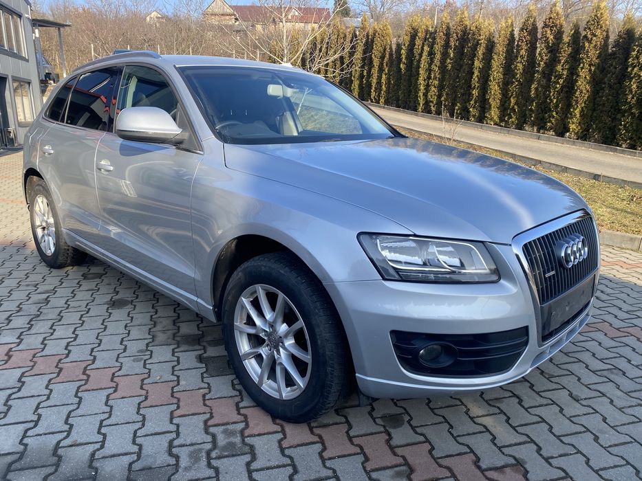 Dezmembrez Audi Q5 2.0tdi