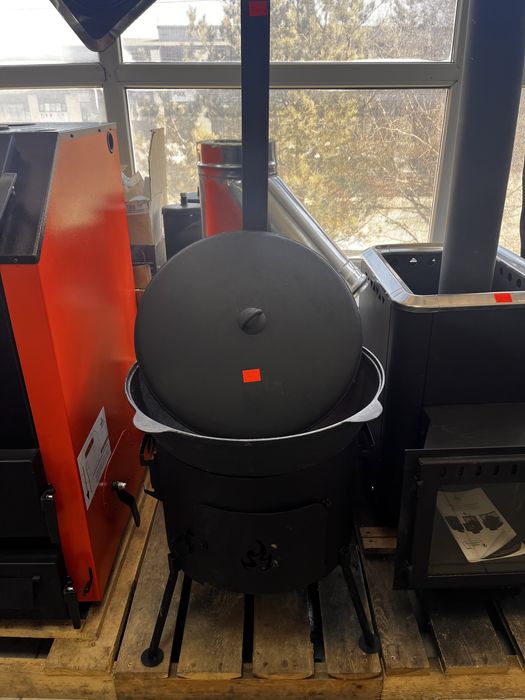 Печь под казан. Казан. Ошак с трубой