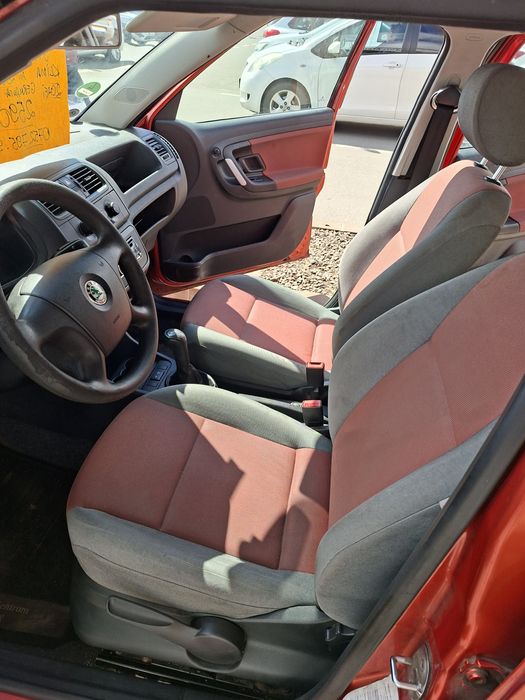 Skoda fabia 2 facelift  consum.mic  * nr rosii valabile.*