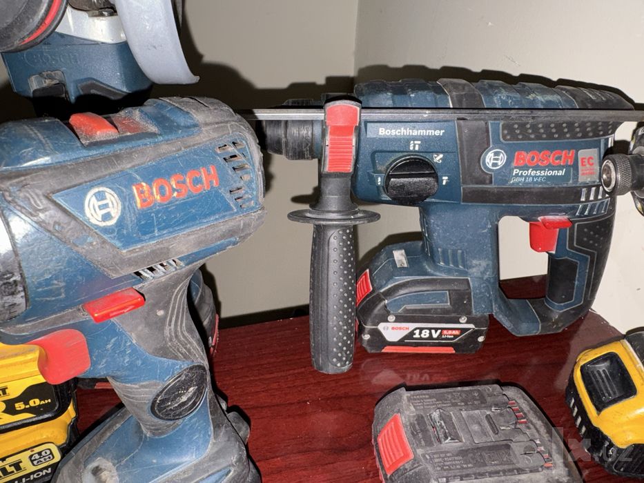 Продается набор инструментов Bosch DeWalt
