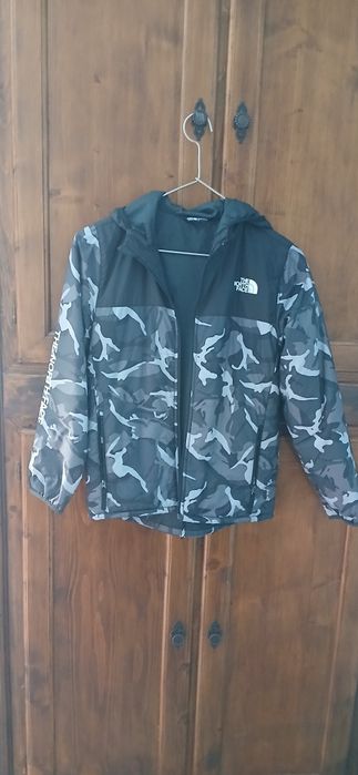 Geaca adolescenti 13-14 ani(L)fara defecte sau urme de uzura.