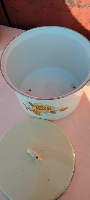 Кастрюли разные б/у