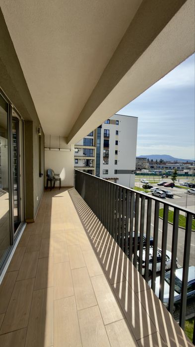 Apartament cu 2 camere de inchiriat in zona Tractorul la Kasper ,et 2 cu loc de parcare