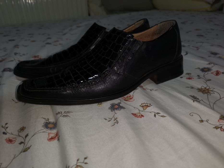 Pantofi piele naturală marimea 39