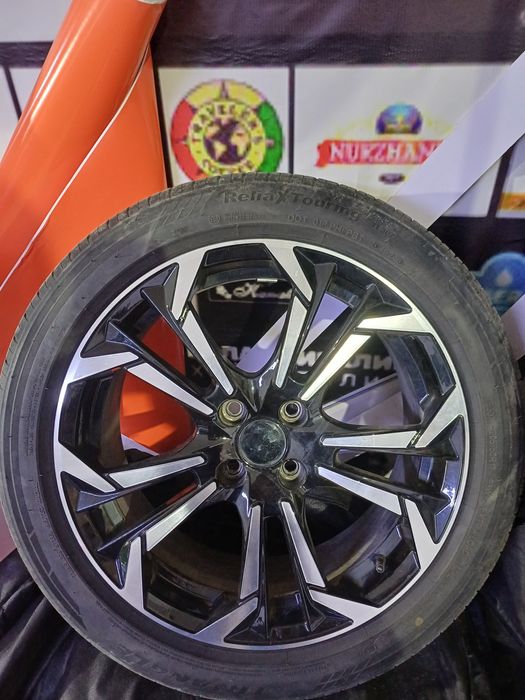 Диски 17 с летней резиной трианджел.