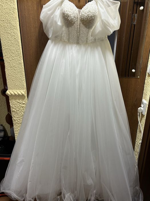 Rochie de mireasa A-line