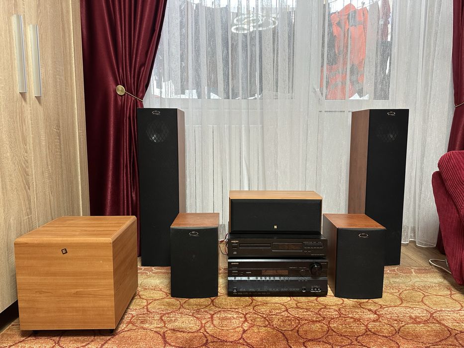 De vanzare sistem 5.1 receiver Onkyo boxe Kef