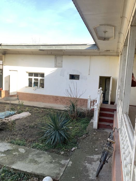 uy sotiladi yer xisobida 3 sotix