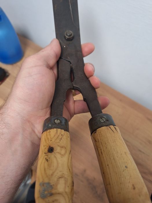 Foarfecă de grădină pt. tuns gardul viu