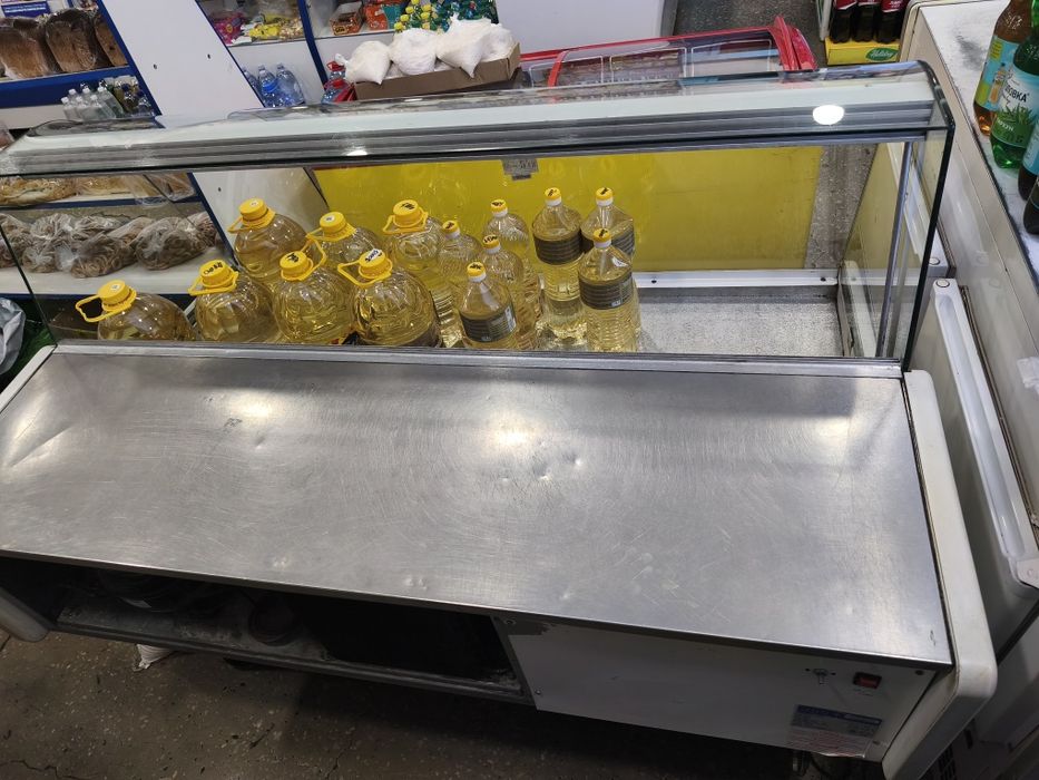 Витринный холодильник