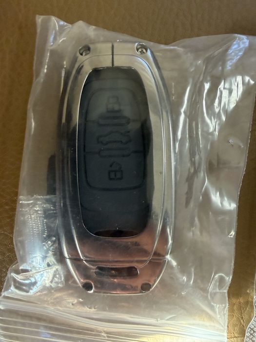 Кейс и ключодържател за Audi