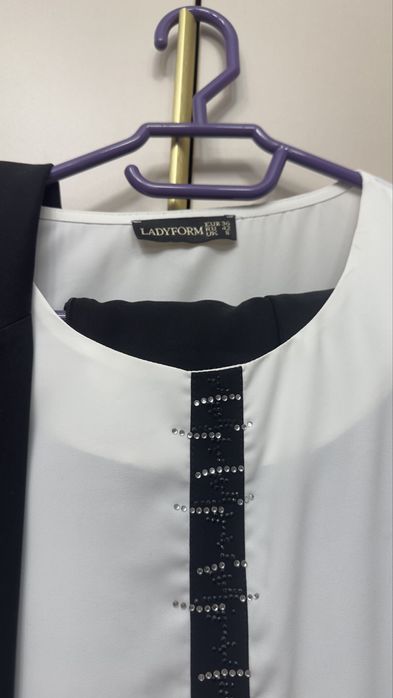 Женский костюм  тройка