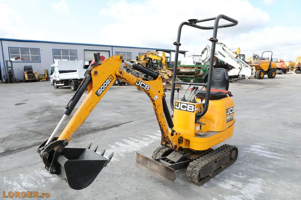 JCB 8008 CTS Miniexcavator JCB 8008 CTS din anul 2015