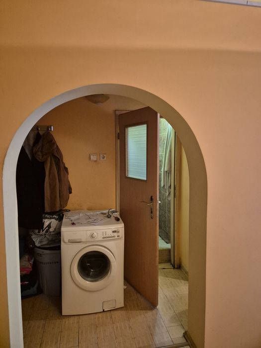 Închiriez Garsoniera str.Traian bl2 et 1
