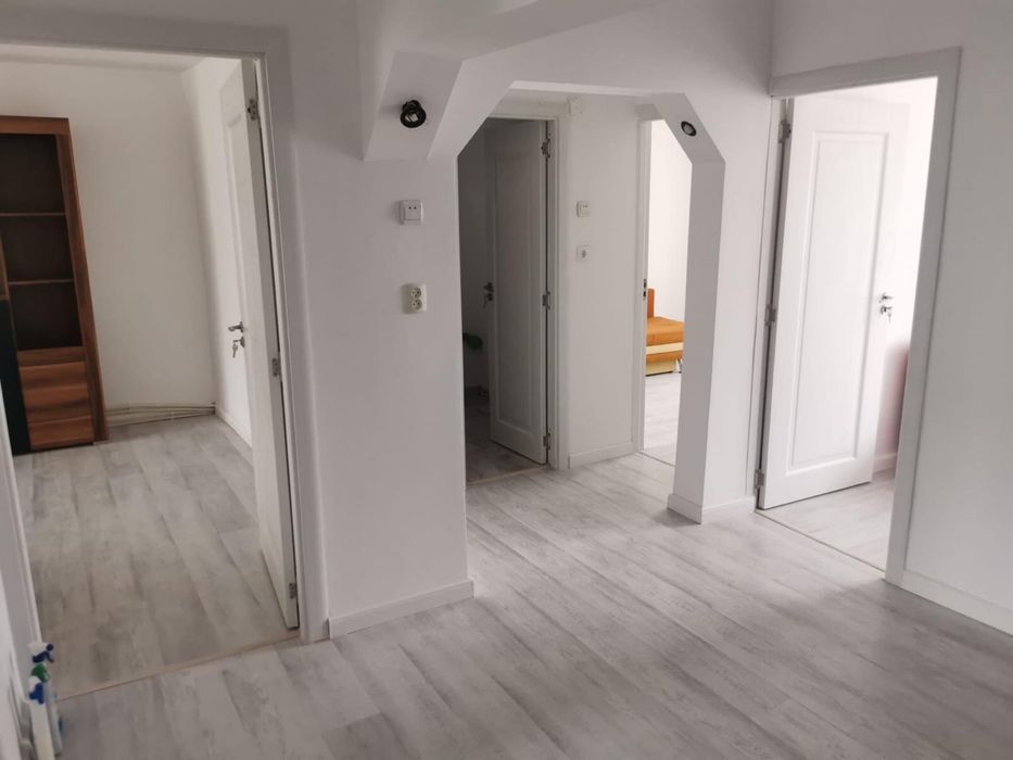Vând apartament