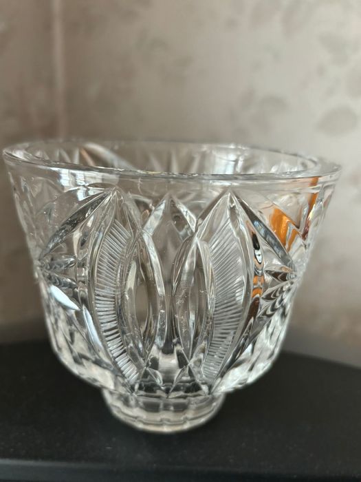 2 вазочки по 2000 и рюмки