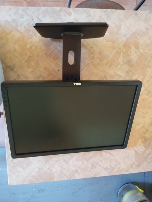 Vând un monitor Dell