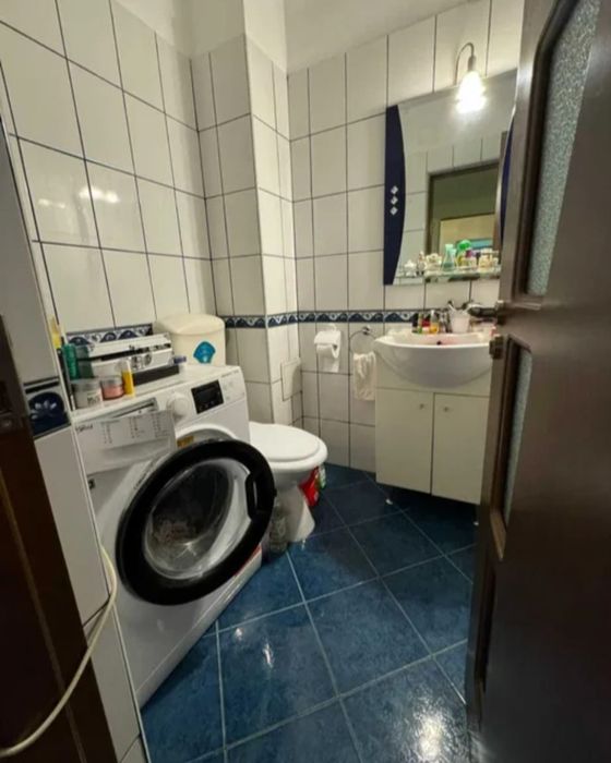 Apartament (coleg de apartament)