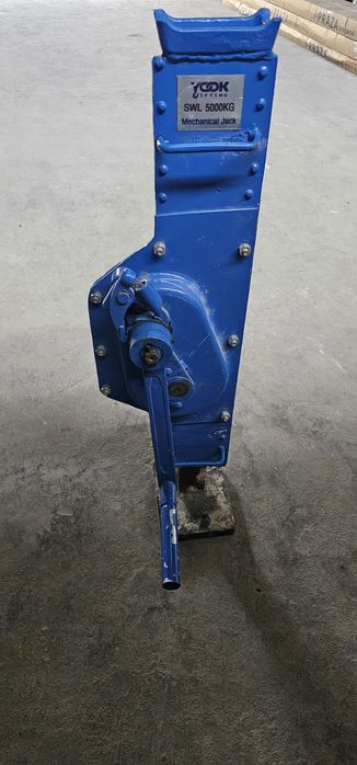 Домкрат 5тн лик сотилади