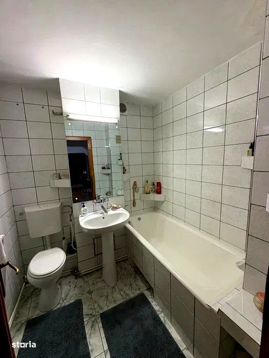 Apartament spatios cu 4 camere, 82 mp utili, etaj 8/9, Aleea Padin