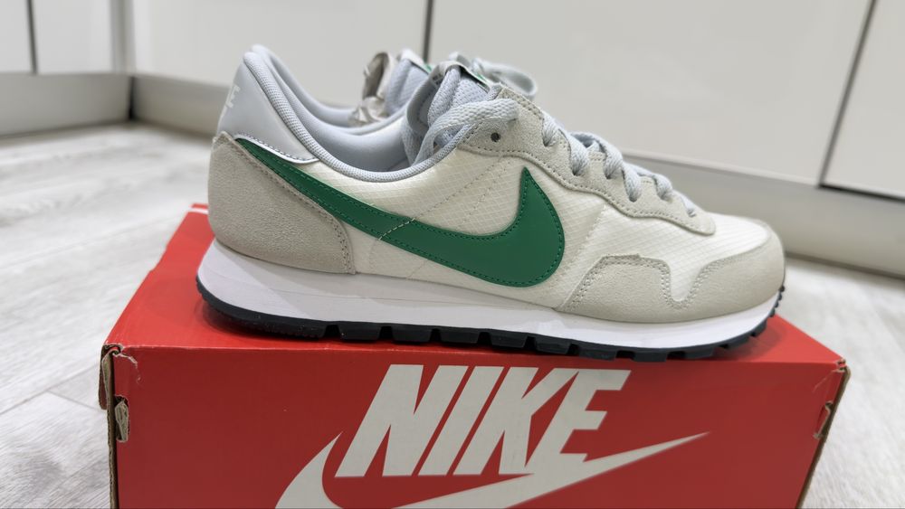 NIKE AIR  Pegasus 83